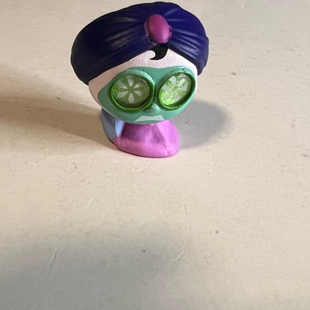 Disney let’s party Yzma Doorable